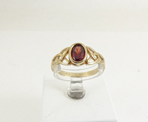 9ct gold garnet ring celtic - 9ct,