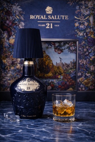 Chivas royal salute - chivas, bottle