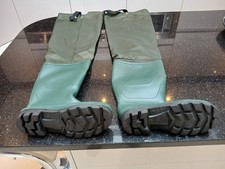 Fishing Waders - Mens Size 8 -