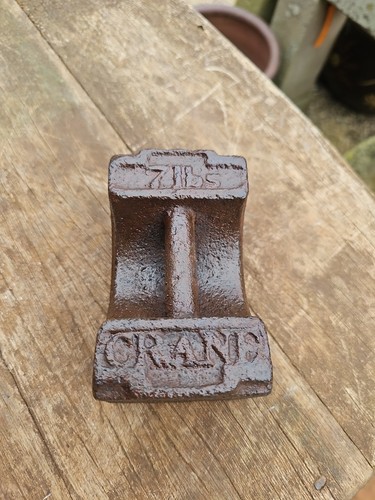 Vintage cast iron 7lb weight - vintage,