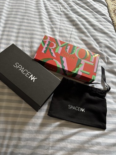 Space pouch and - nk,