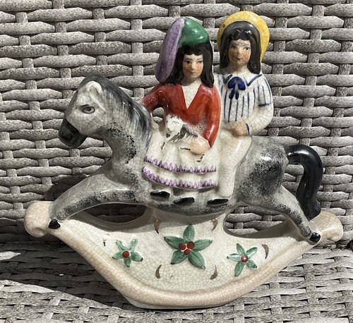 Staffordshire style figurine - style,
