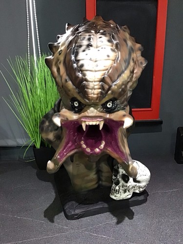 Rare large predator bust - large,