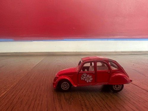Corgi citroen 2cv6 - 2cv6, red