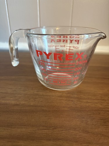 Pyrex vintage 508 - 508, measuring
