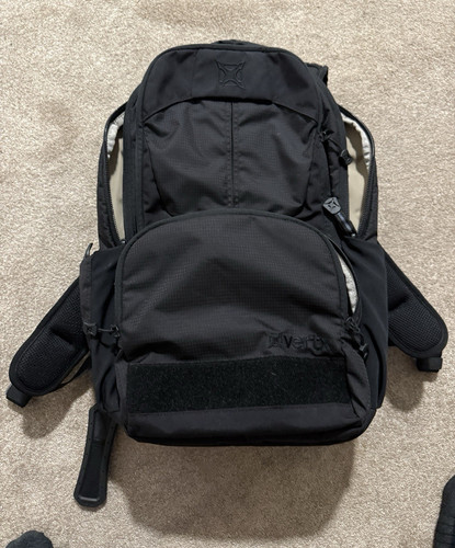 Vertx black hiking backpack - black,
