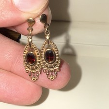 9 Carat Gold Women’s Earrings Garnet 2.1 g