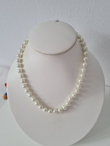 Finesse white faux pearl