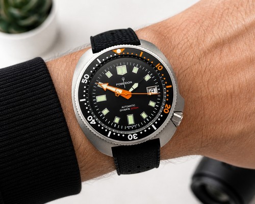 Black poseidon willard - black,