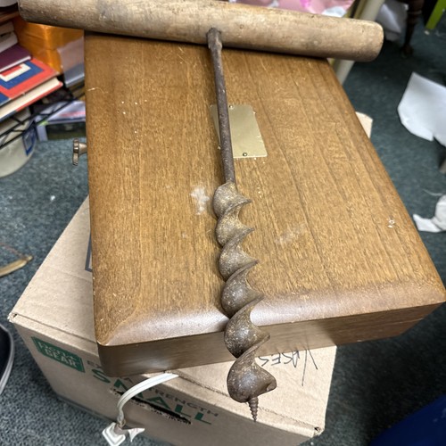 1800 hand held drill - 1800's,