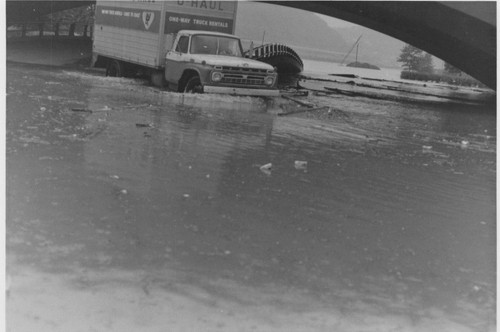 1960s flood haul truck - u,