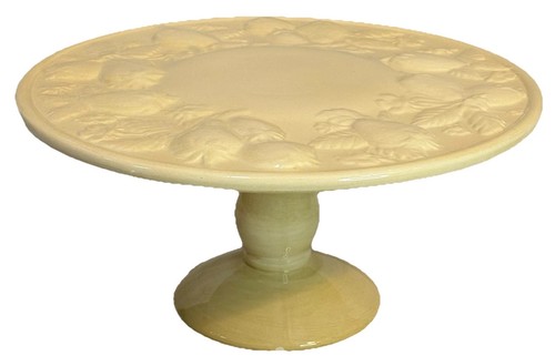 Light yellow pedestal raised - light,