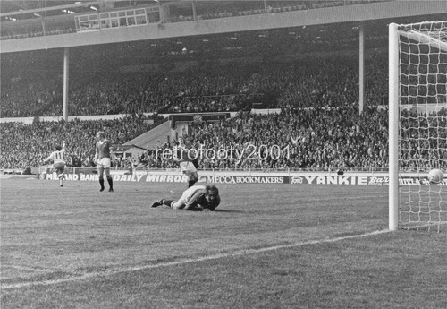 Bobby stokes winning goal - bobby, for