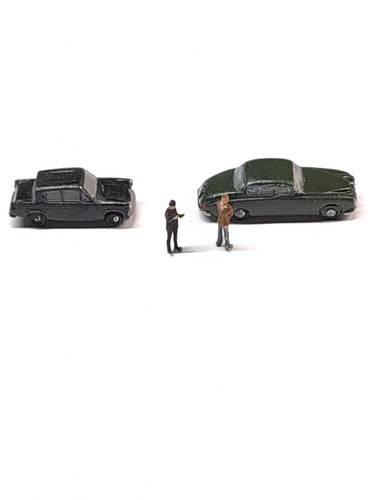 Gauge 1960s policemen - gauge,