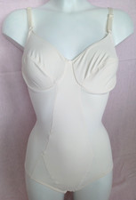 BESTFORM Lingerie Plain Cream