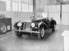 MG TF 1954 Advertising Road