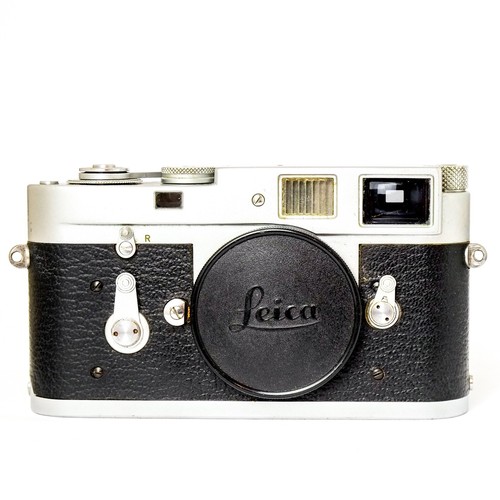 Leica chrome body - m2, boxed
