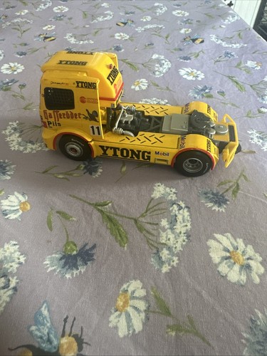 Corgi mercedes benz - corgi,