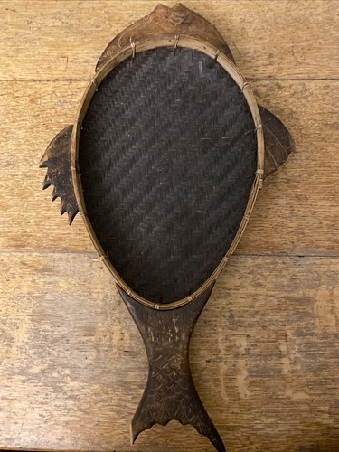 Fish bread serving basket - , wall