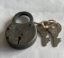 Vintage YALE Padlock Heart