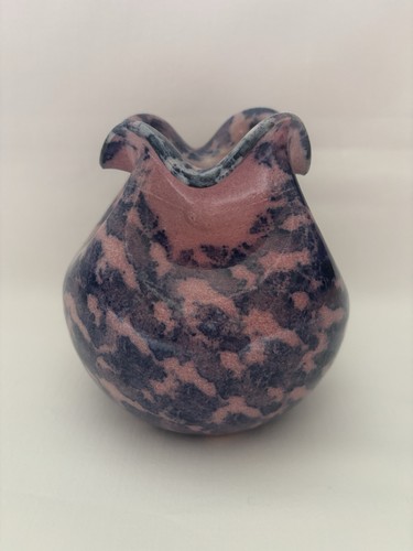 Vintage blue pink pottery pot - pink,