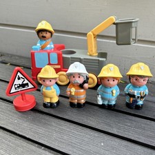 ELC Happyland Fire Engine Set With Figures
