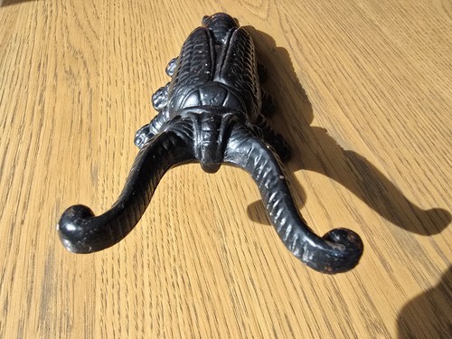 Rare vintage cast - cast, earwig