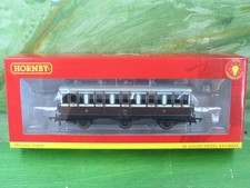 Hornby R40120A LNWR 6 Wheeled 3rd Class coach 4671 with lights - Boxed