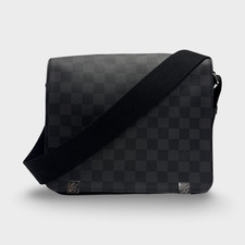 Louis Vuitton Men's District