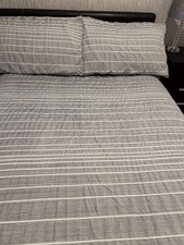 Double Duvet Set Grey &white.   New