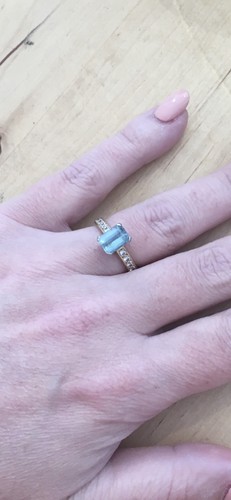 18ct aquamarine crystal - 18ct,