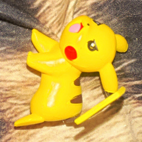 Pikachu pokémon yellow - pikachu,
