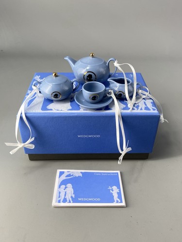 Wedgwood blue mini cameo - blue,
