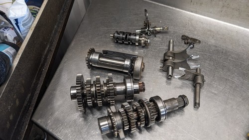Honda cb250rs gearbox input - honda,