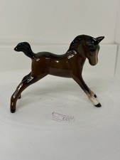 BESWICK Foal in chestnut brown - Head facing right