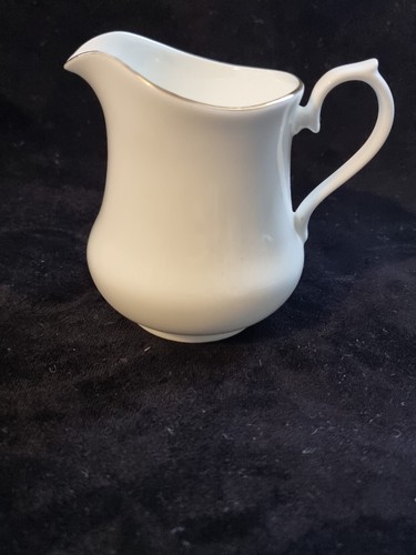 White vintage queen anne - white,