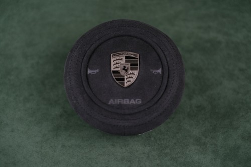 Porsche steering wheei center - steering,