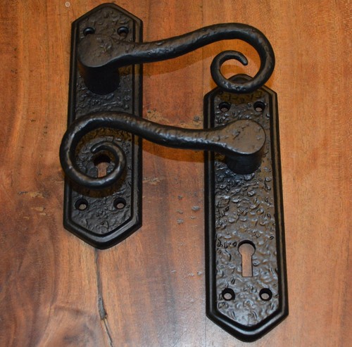 Door handles with - , rat