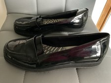 Clarks Shoes Black Patent Leather Size 7.5 Slip Ons Loafers