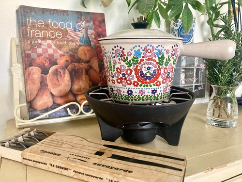 Vintage creuset naïf - vintage, le