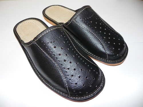 Mens leather slippers 100%