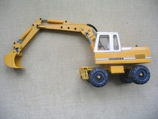 NZG? Liebherr A912 Wheeled Excavator with poor box  1:50 scale