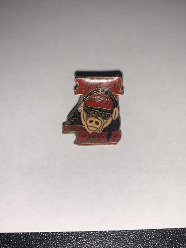 Vintage collectible pin - vintage, king