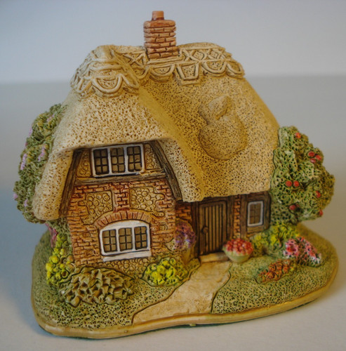Lilliput lane cottage - lilliput, an