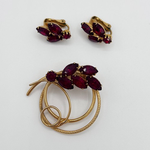 Vintage garnet red - vintage,