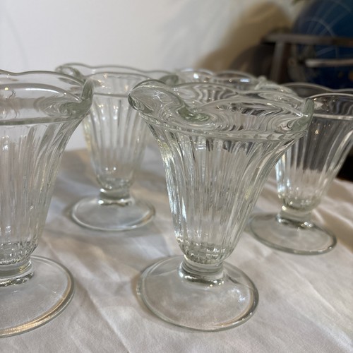 Ribbed soda fountain - -ribbed,