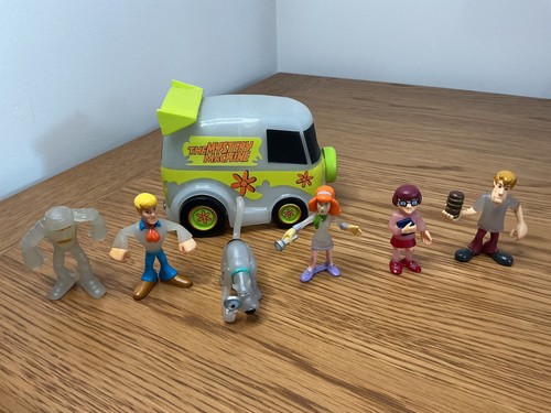 Scooby doo mystery machine - scooby,