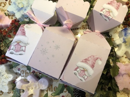 Gonk festive pink - gift, cracker
