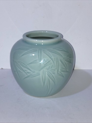 Vintage pale green celadon - pale,