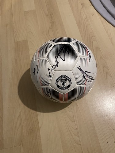 Manchester utd signed ball - utd,